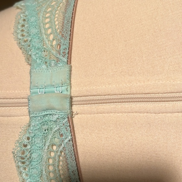 Le Mystere Isabella mint green lace memory foam bra 36B and thong L - Picture 7 of 9